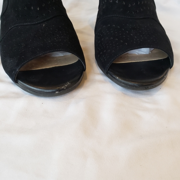 Bella Vita Fonda Slingback Black Peep Toe Sandal - Picture 7 of 12